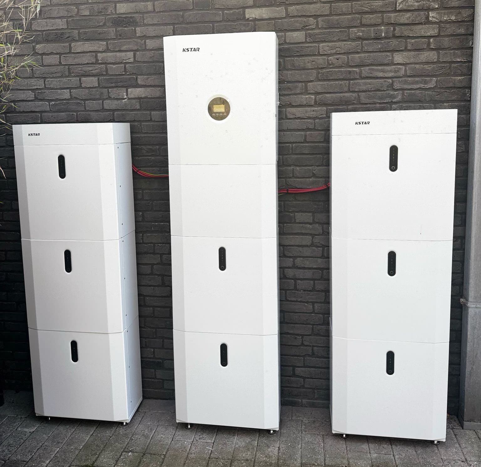 Waar moet u op letten bij de aanschaf van een thuisbatterij?